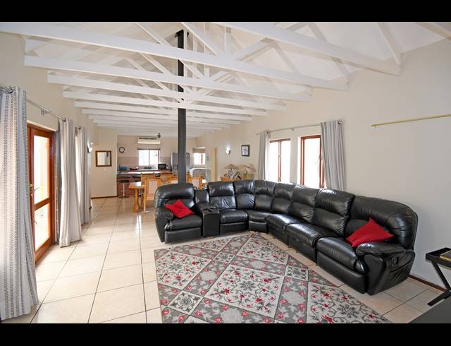 3 BEDROOM HOUSE FOR SALE IN CRAIGAVON